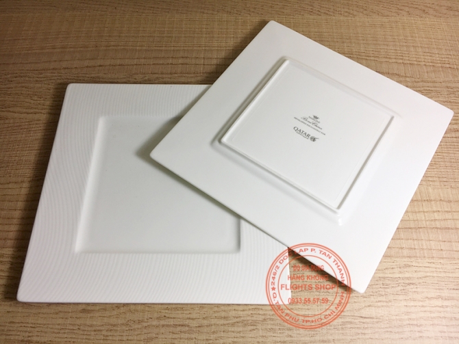 Đĩa sứ vuông  Qatar Airways (size lớn)